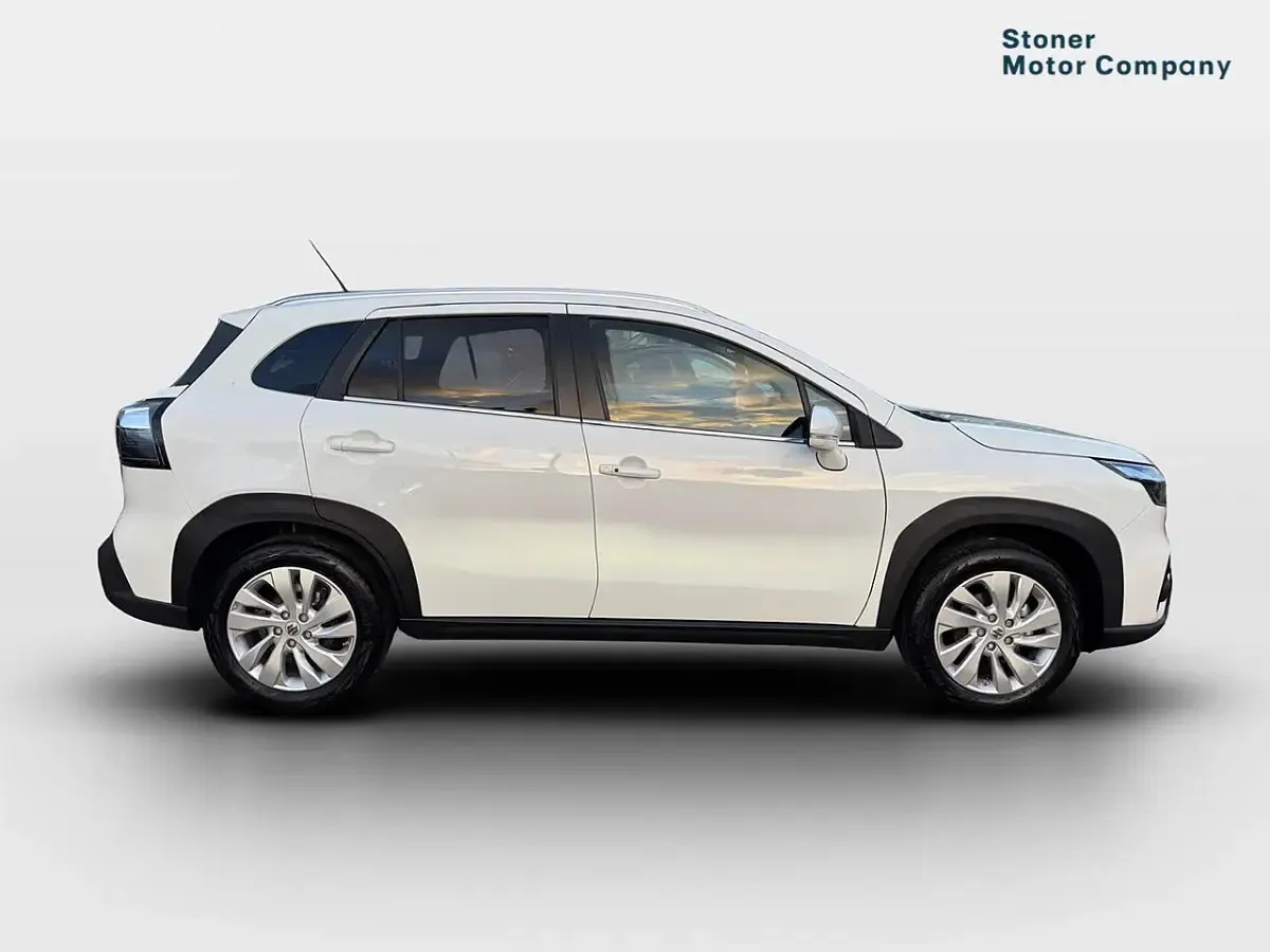 Used Suzuki SX4 115 HP (84 kW) 2025 White Hatchback