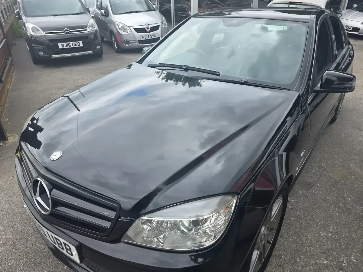 Used Mercedes C200 2009 Black Sedan
