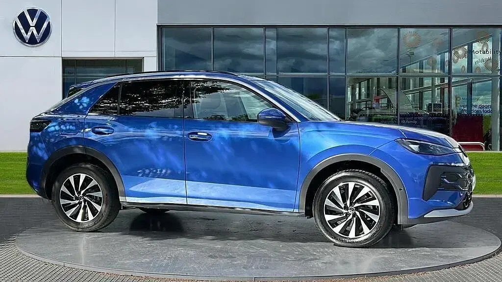 New VW T-Roc Life 150 HP (110 kW) 2026 Black SUV