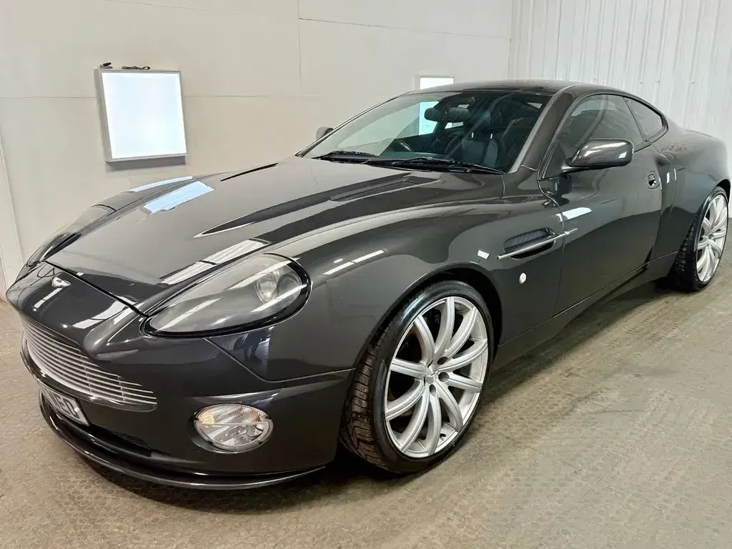 Used Aston Martin Vanquish 460 HP (338 kW) 2003 Black Coupe