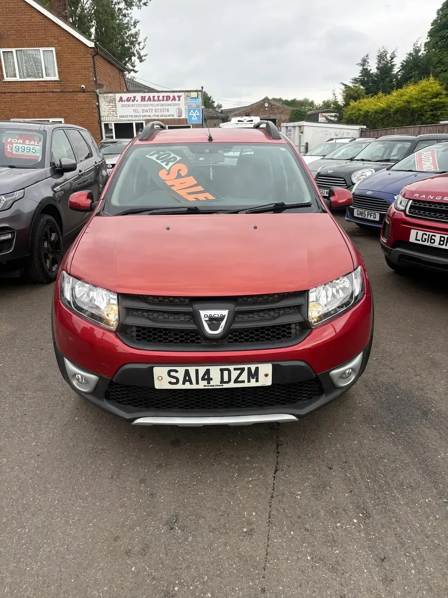 Used Dacia Sandero Ambiance 90 HP (66 kW) 2014 Red Hatchback