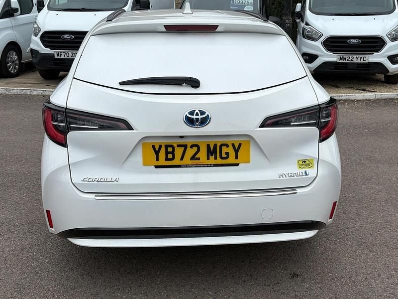 Used Toyota Corolla 125 HP (91 kW) 2023 White Van