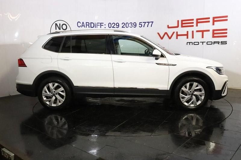 Used VW Tiguan Allspace Life 150 HP (110 kW) 2023 White SUV