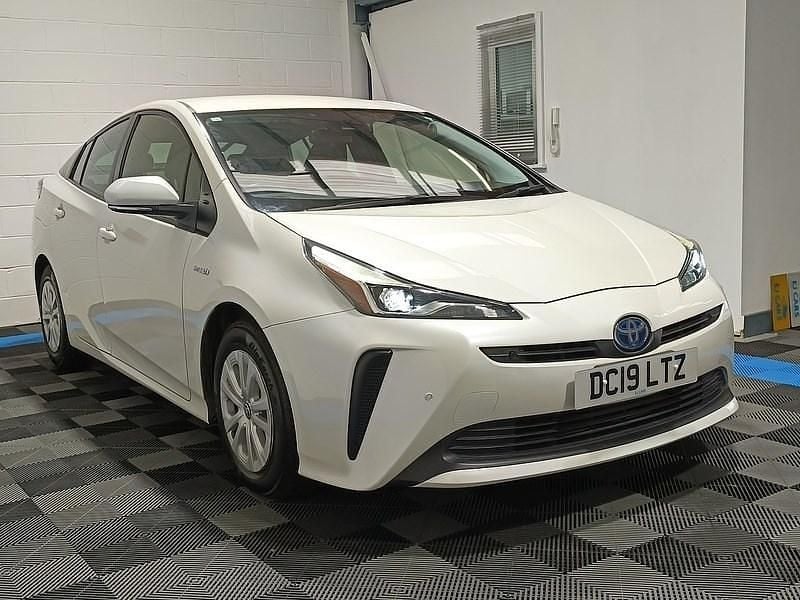 Used Toyota Prius Active 2025 White Hatchback