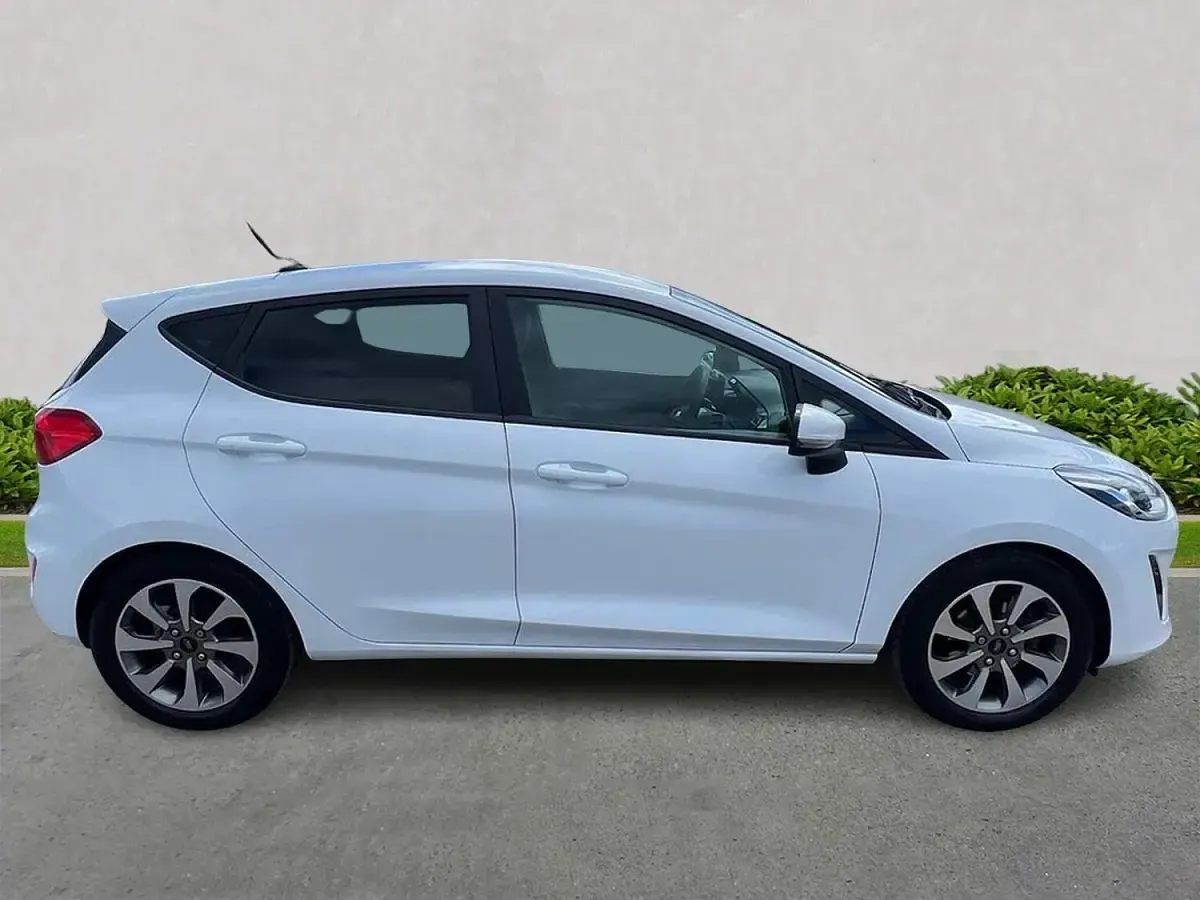 Used Ford Fiesta Trend 125 HP (91 kW) 2021 White Hatchback