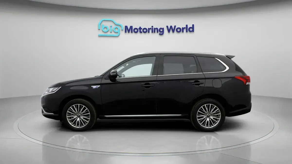Used Mitsubishi Outlander P-HEV 224 HP (164 kW) 2021 Black SUV