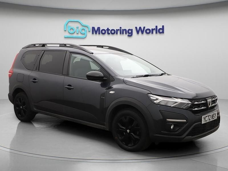 Grey Used 2022 Dacia Jogger Extreme MPV | £14,300 (Fair price) - Image 1/4