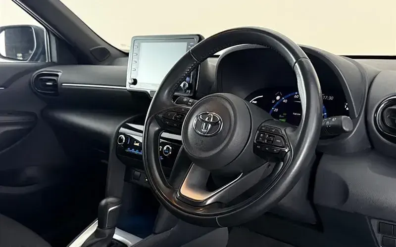 Used Toyota Yaris Hybrid Design 116 HP (85 kW) 2026 Estate
