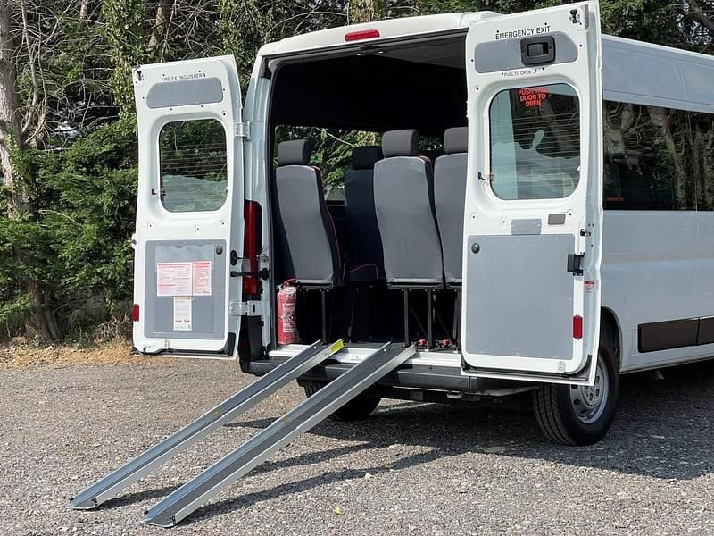 Used Peugeot Boxer 130 HP (95 kW) 2019 White Van
