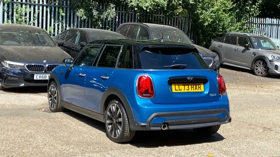 Used Mini Cooper Exclusive 134 HP (98 kW) 2023 Blue Hatchback