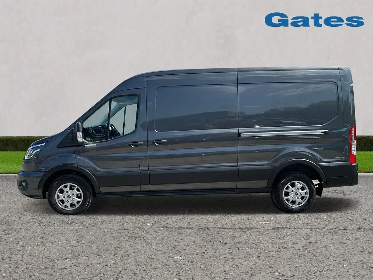 Usado Ford Transit Limited 130 CV (95 kW) 2022 Gris Van
