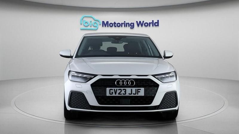 Used Audi A1 Sportback 95 HP (69 kW) 2023 White Hatchback