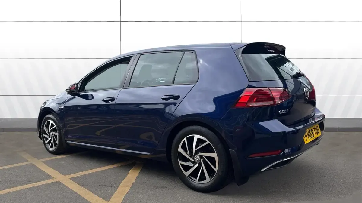Used VW Golf VIII Edition 130 HP (95 kW) 2020 Blue Hatchback