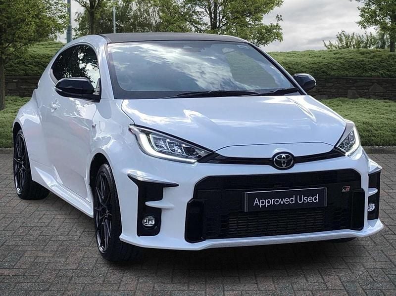 White Used 2022 Toyota Yaris Hatchback | £31,995 (A bit pricey) - Image 1/4