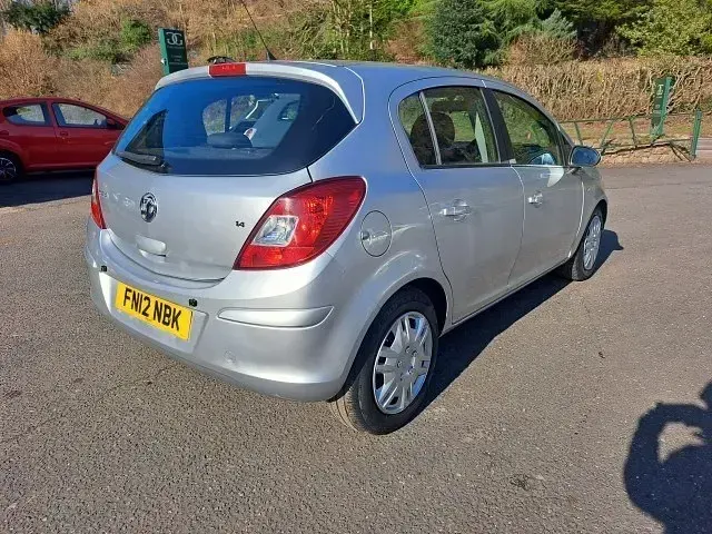 Używany Vauxhall Corsa 100 KM (73 kW) 2012 Srebrny Hatchback