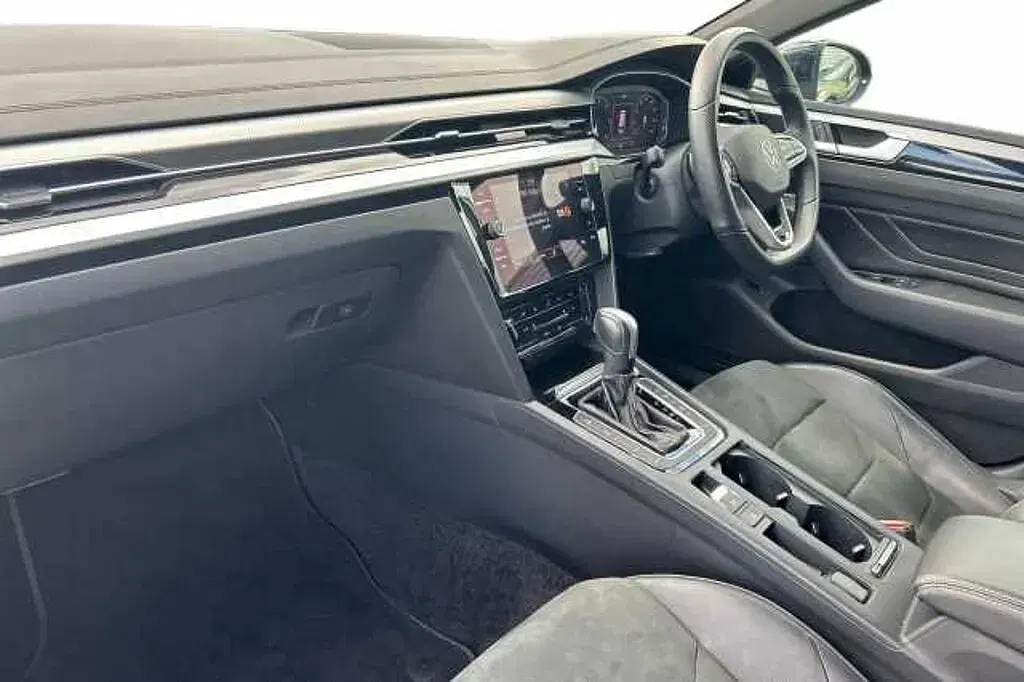 Used VW Arteon R-line 200 HP (147 kW) 2023 Black Estate