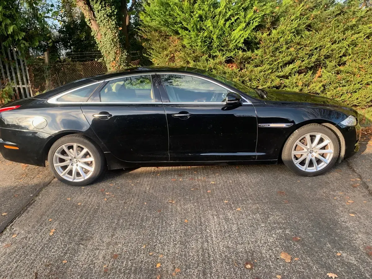 Used Jaguar XJ Prestige 300 HP (220 kW) 2019 Black Sedan