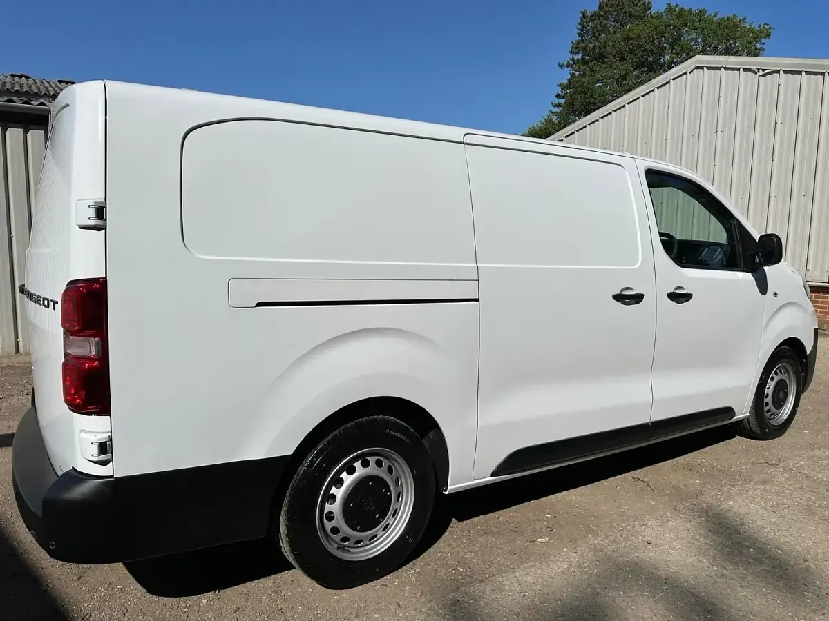 New Peugeot e-Expert 100 kW (136 HP) 2025 White Van