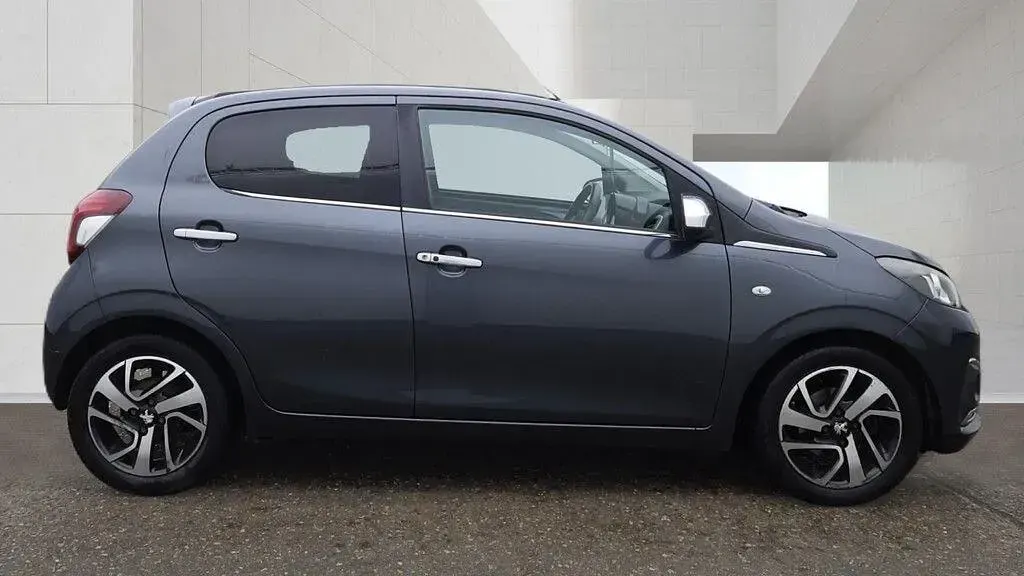 Used Peugeot 108 Allure 82 HP (60 kW) 2014 Grey Hatchback