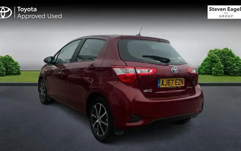 Used Toyota Yaris Hybrid 101 HP (74 kW) 2019 Hatchback