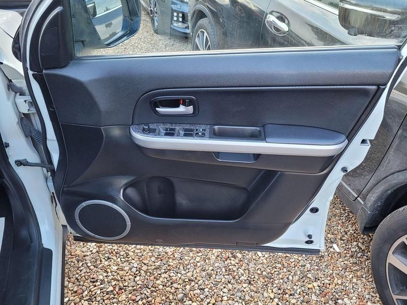 Used Suzuki Grand Vitara SZ5 2014 White Estate