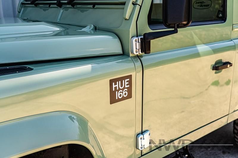 Usado Land Rover Defender Heritage 122 HP (89 kW) 2009 Verde Citadino