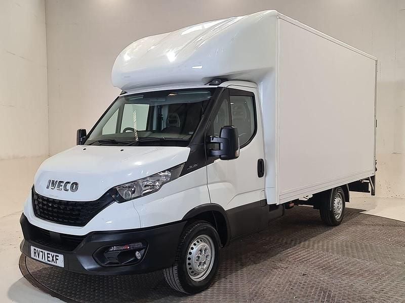 Used Iveco Daily 136 HP (100 kW) 2021 White Hatchback