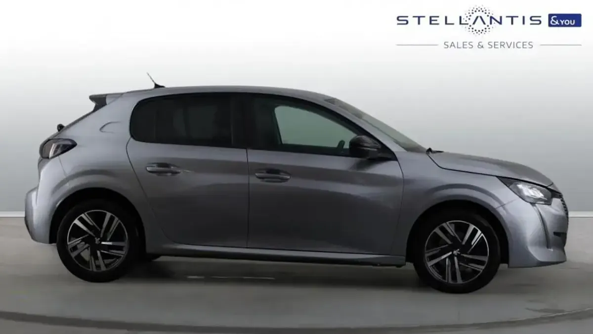 Used Peugeot 208 Active+ 99 HP (72 kW) 2023 Grey Hatchback