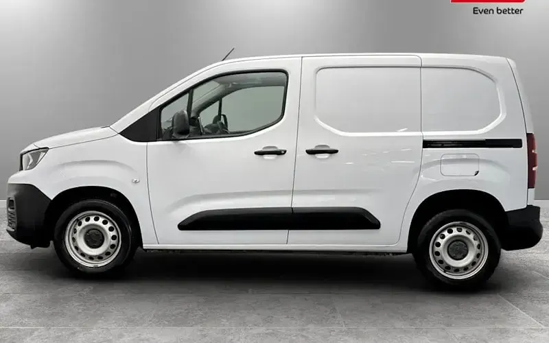 Used Peugeot Partner Premium 102 HP (75 kW) 2023 White MPV