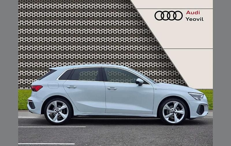 Used Audi A3 S-Line 147 HP (108 kW) 2022 White Sedan