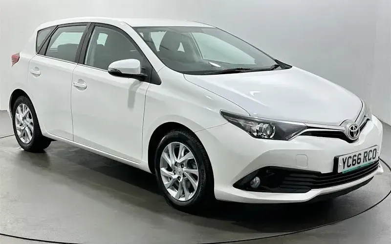 Used Toyota Auris 116 HP (85 kW) 2016 Hatchback