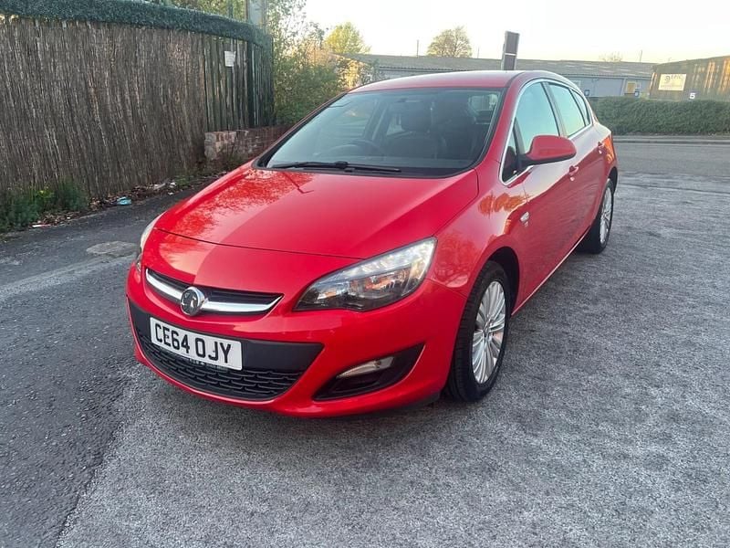 Second-hand Vauxhall Astra Excite 2014 Roșu Hatchback