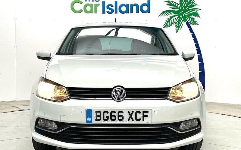 Used VW Polo Match 90 HP (66 kW) 2016 White Hatchback