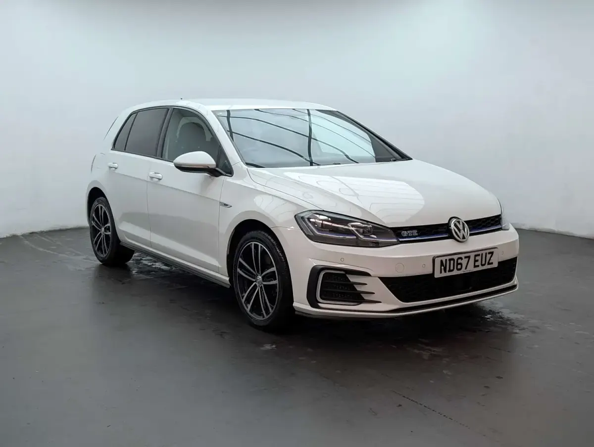 Second-hand VW Golf VII GTE 204 CP (150 kW) 2017 Alb Hatchback