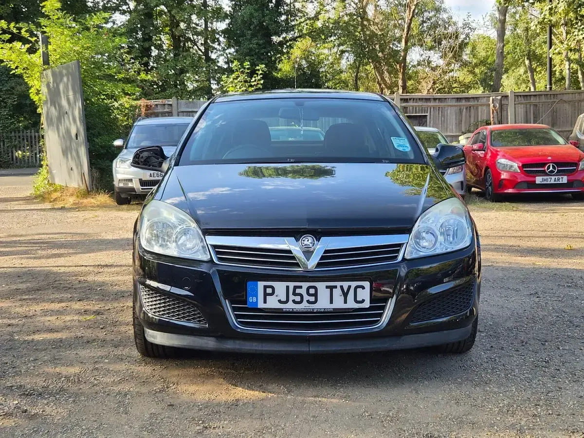 Used Vauxhall Astra Club 115 HP (84 kW) 2009 Black Hatchback