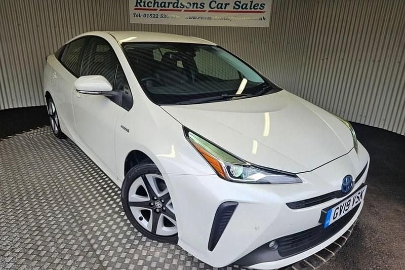 White Used 2019 Toyota Prius Hatchback | £15,500 (Fair price) - Image 1/1