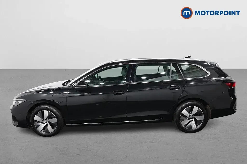 Used VW Passat Life 204 HP (150 kW) 2025 Black Estate
