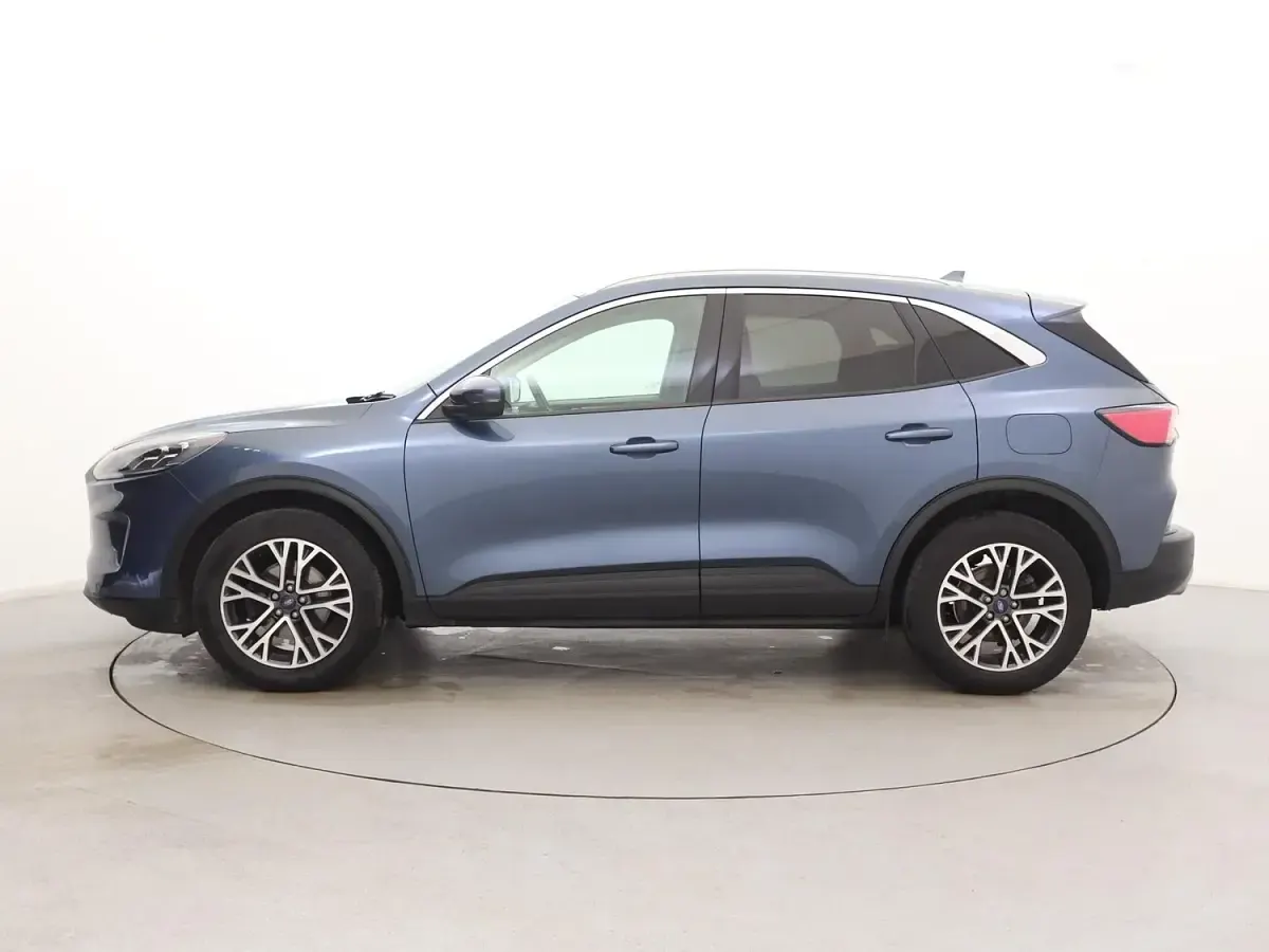 Used Ford Kuga Titanium 150 HP (110 kW) 2023 Blue SUV