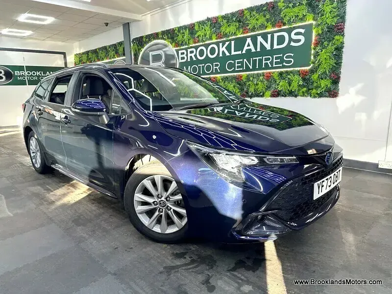 Used Toyota Corolla 140 HP (102 kW) 2023 Blue Estate