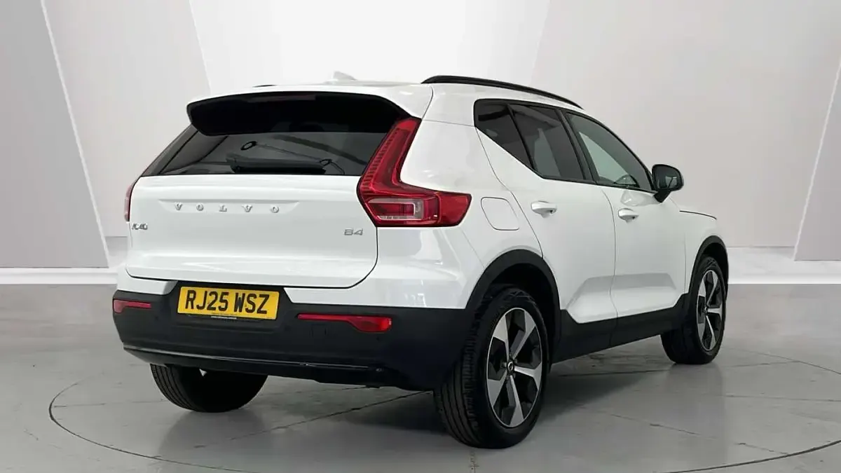 Used Volvo XC40 Plus 194 HP (142 kW) 2026 SUV