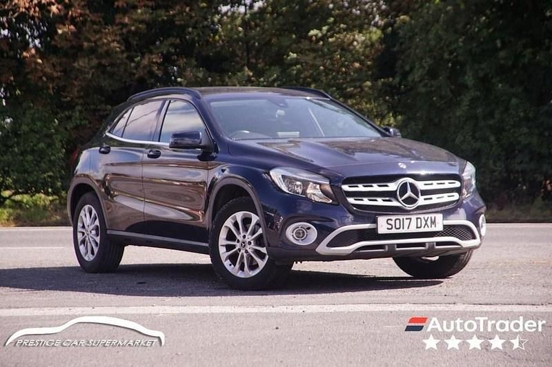 Blue Used 2017 Mercedes GLA200 SE SUV | £10,999 (Fair price) - Image 1/4
