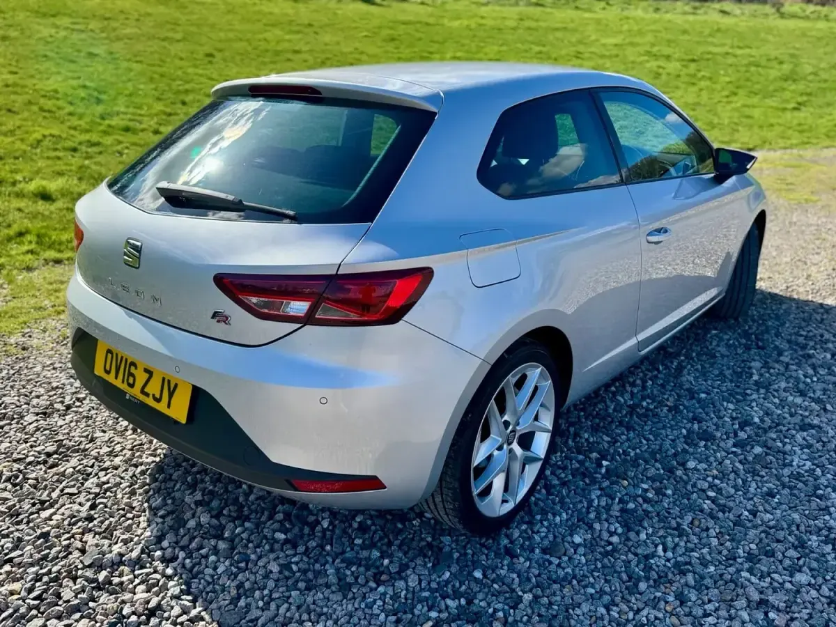 Used Seat Leon FR 150 HP (110 kW) 2016 Silver Hatchback