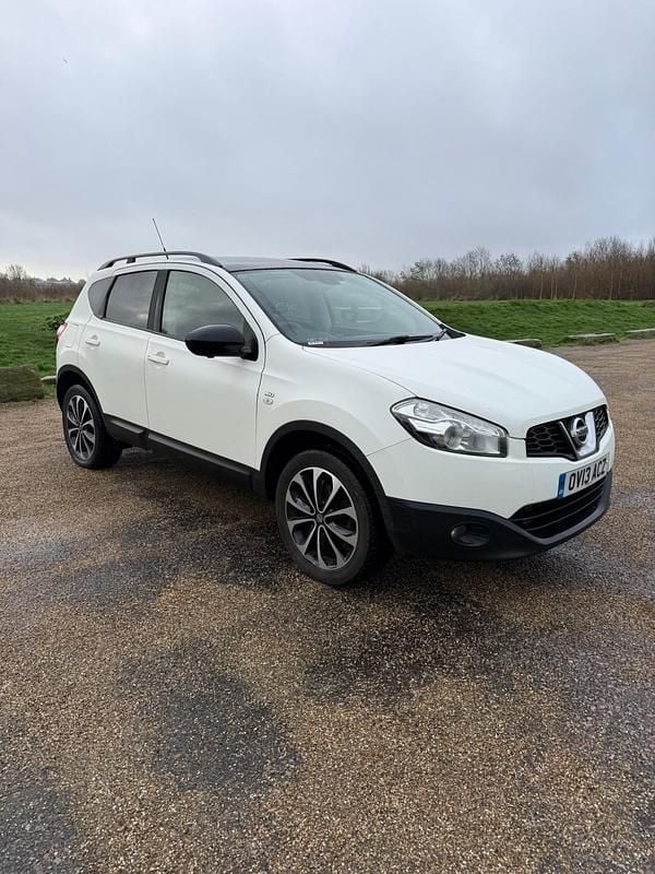 Used Nissan Qashqai 360º 2013 White SUV