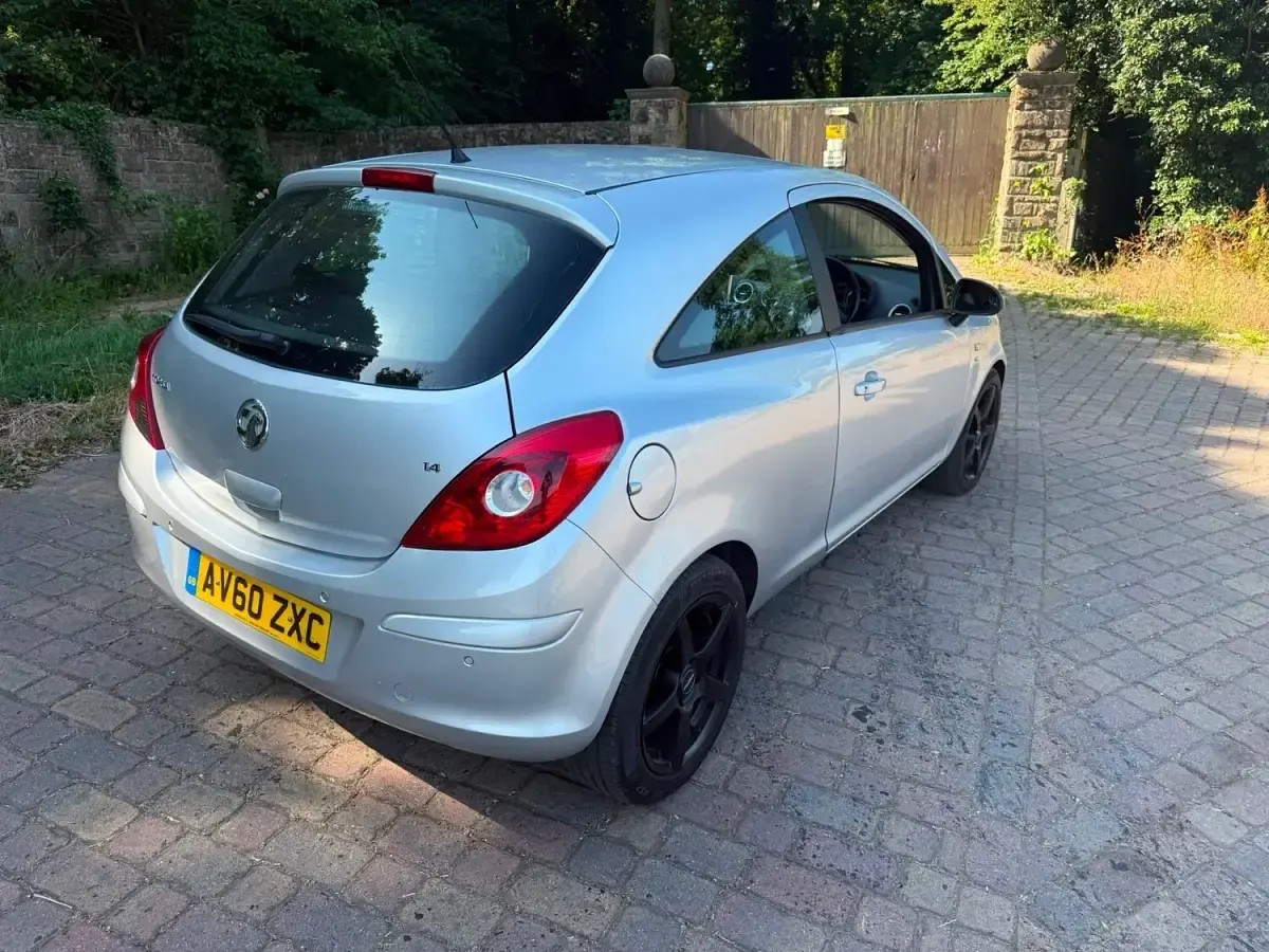 Used Vauxhall Corsa 90 HP (66 kW) 2011 Silver Hatchback