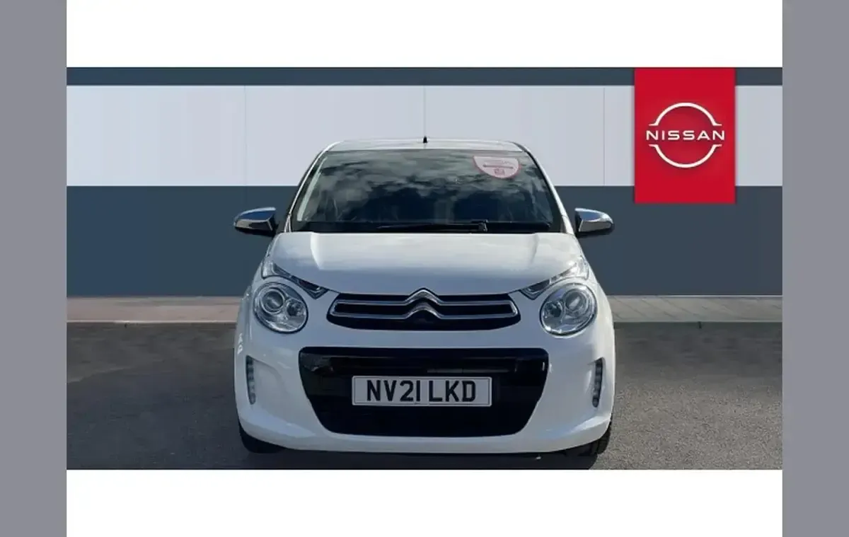 Used Citroën C1 Shine 72 HP (52 kW) 2021 White Hatchback