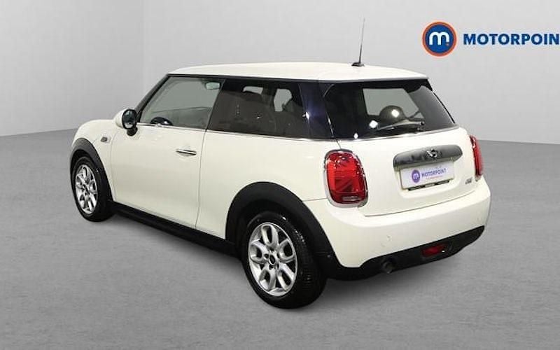 Used Mini ONE Hatch 102 HP (75 kW) 2018 White Hatchback