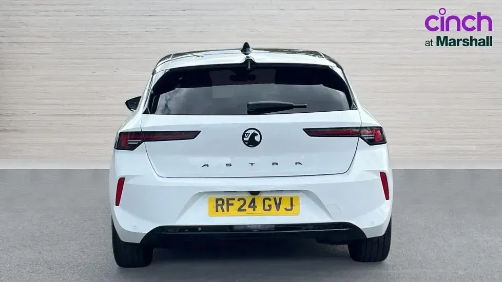 Used Vauxhall Astra 130 HP (95 kW) 2024 White