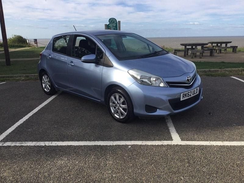 Blue Used 2012 Toyota Yaris Hatchback | £5,495 (Good price) - Image 1/4