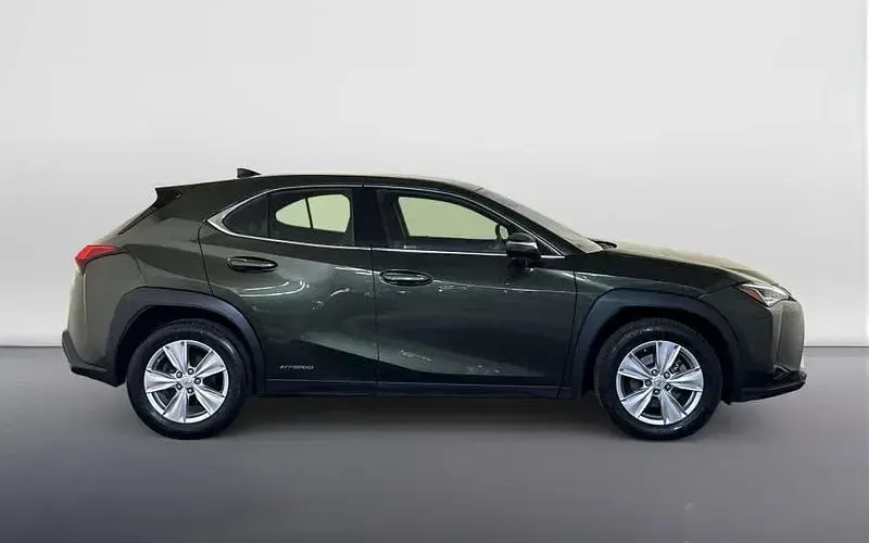 Used Lexus UX 184 HP (135 kW) 2022 Green SUV
