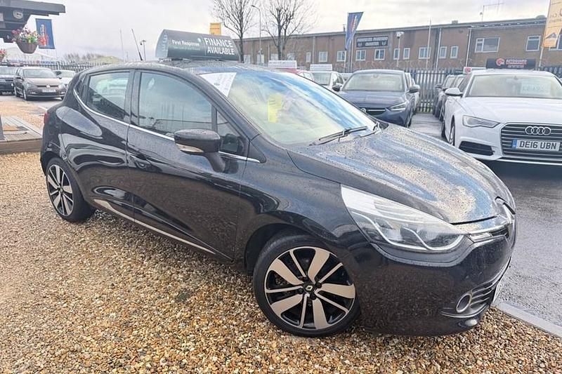 Used Renault Clio IV Dynamique 90 HP (66 kW) 2015 Black Hatchback